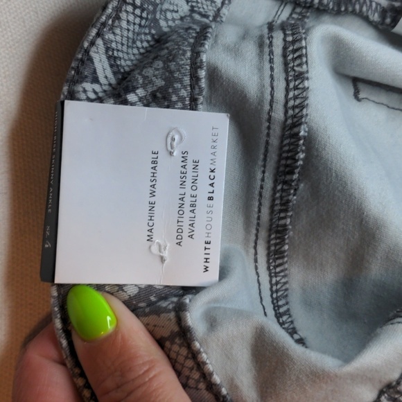 NWT WHITE HOUSE BLACK MARKET The High Rise Skinny Ankle Snake Print Jeans - Picture 14 of 16